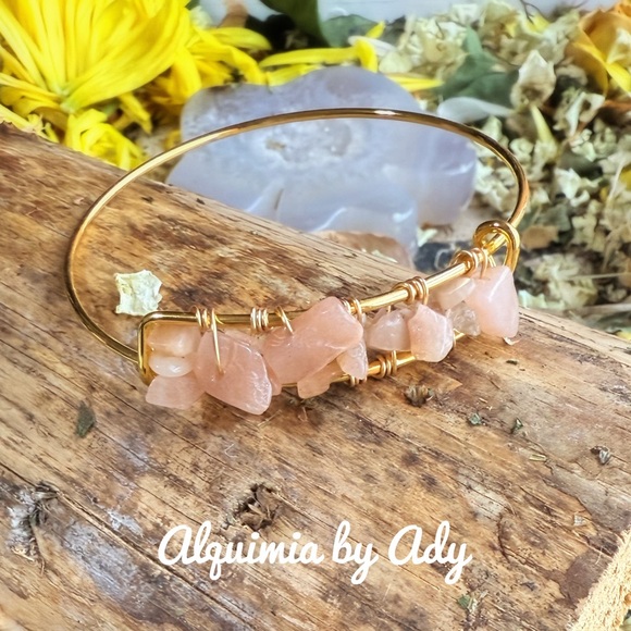 Alquimia Jewelry - Peach moonstone bangle bracelet